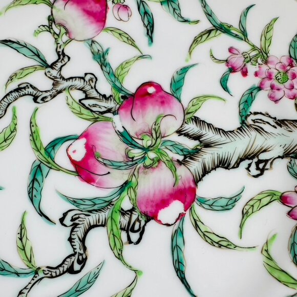 2   FAMILLE ROSE 'PEACH' DISH Japanese Porcelain decorated in Hong Kong - Picture 2 of 7